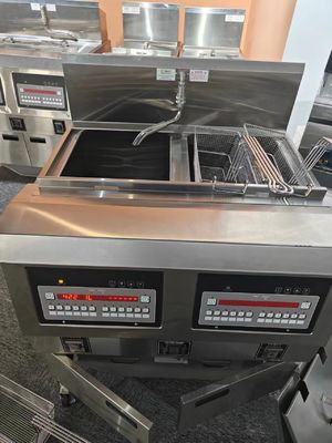 Deux pots, quatre paniers, écran d'ordinateur électrique numérique, friteuse ouverte avec filtration d'huile.