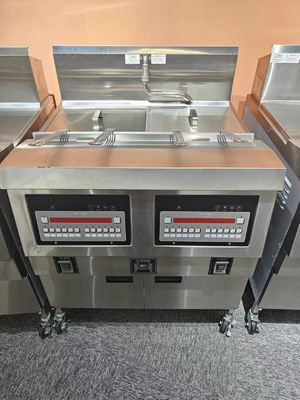 Panneau d'ordinateur numérique 220V Deux pots Quatre paniers Friteuse ouverte avec filtration