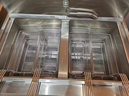 Deux pots, quatre paniers, gaz, ouverte, profondeur commerciale, puce électrique et friteuse à gaz.