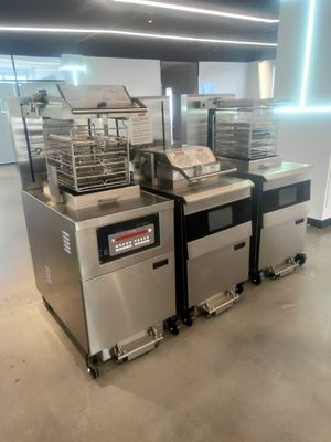 Panneau tactile intelligent de haute productivité PFE-2000 avec une capacité de 55L et une friteuse sous pression électrique de 17 kW
