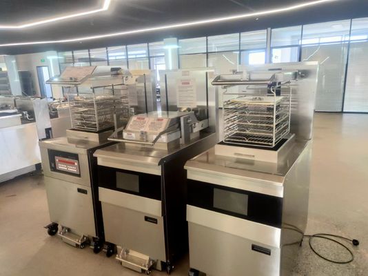 Panneau tactile intelligent de haute productivité PFE-2000 avec une capacité de 55L et une friteuse sous pression électrique de 17 kW