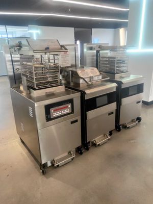 Panneau tactile intelligent de haute productivité PFE-2000 avec une capacité de 55L et une friteuse sous pression électrique de 17 kW