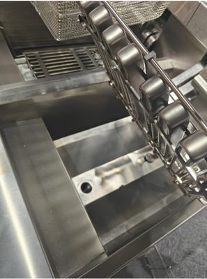 Écran tactile Panneau intelligent Filtrage automatique de l'ascenseur Deux pots Quatre paniers 304SUS Friteuse électrique à gaz ouverte