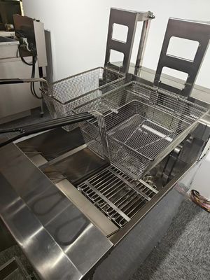 21.4KW Double réservoir 11.6L + 21.5L Panneau d'ordinateur numérique Chips électriques Friteuse ouverte