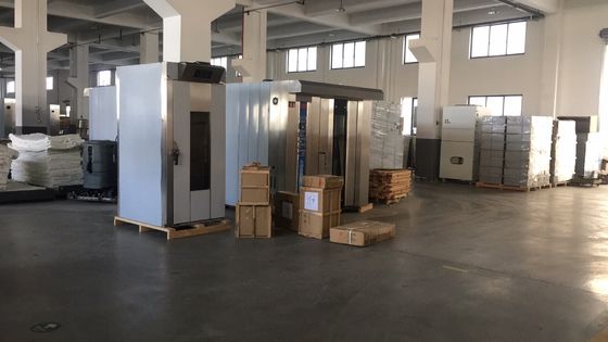 Gaz électrique huile diesel 380V/220V 32 plateaux boulangerie four rotatif avec plateaux et chariot