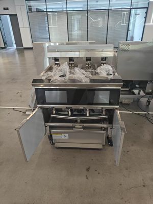 Panneau intelligent à écran tactile professionnel 4 réservoirs 4 paniers 28KW 304SUS Chips électriques Friteuse ouverte