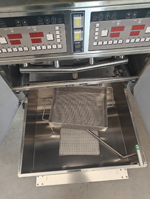 Quatre pots Quatre paniers avec système de filtre à huile 304SUS Ventless puces KFC profondes puces électriques Friteuse à puces ouvertes pour machine à cuisiner