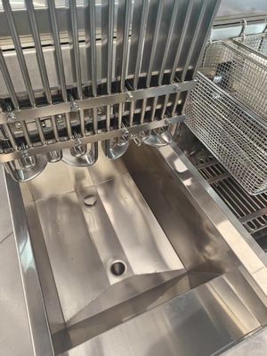 304SUS Vente directe d'usine Deux réservoirs Quatre paniers Panneau numérique Friteuse ouverte électrique et à gaz
