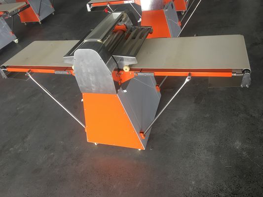 Machine de pressage à feuille de pâte à rouleaux de 520 mm pour une préparation rapide et facile de la pâte