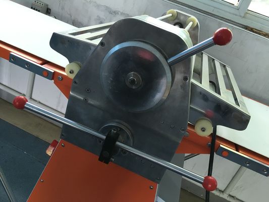 Machine de pressage à feuille de pâte à rouleaux de 520 mm pour une préparation rapide et facile de la pâte