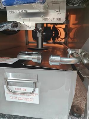 Les puces commerciales ouvrent la friteuse avec le panneau LCD à raccourci